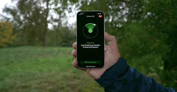 Elon Musk và Apple khẩu chiến kịch liệt vì tính năng mới trên iPhone