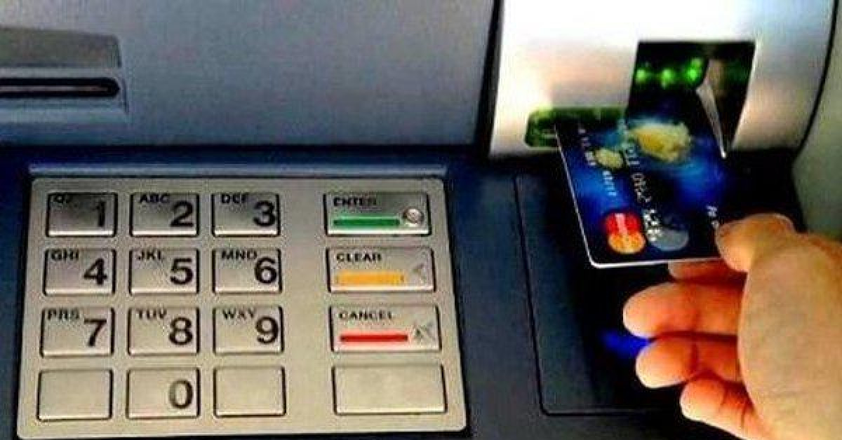 Cách hoạt động của một chiếc máy ATM