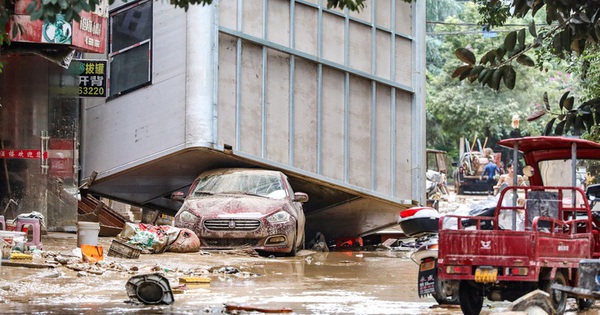 Trung Quốc ứng phó lũ khẩn cấp: 40.000 người sơ tán, 13 sông vượt mức báo động