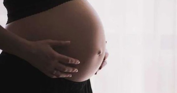 Sinh con tại bệnh viện, sản phụ bị y tá bôi nhầm axit lên bụng