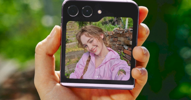 Samsung trình làng Galaxy Z Flip 5 với màn hình ngoài cực lớn