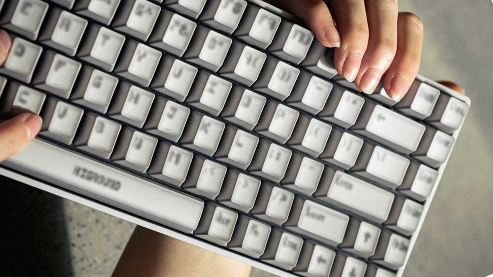 Bàn phím BLUR Basecamp 75+: Thiết kế "nhòe nhoẹt" nhưng hiệu năng cực kỳ nghiêm túc