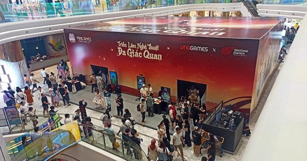 Quan khách trầm trồ khi trải nghiệm triển lãm đa giác quan của Vong Xuyên Phong Hoa Lục tại TP. HCM