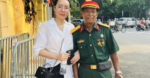 Món quà bất ngờ của người thương binh lần đầu ra Hà Nội