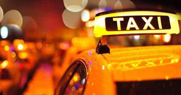 Hành khách đi taxi hết 36k, nhưng chuyển khoản nhầm 500 triệu đồng: Tài xế lập tức báo cảnh sát, hành động sau đó khiến ai cũng kinh ngạc
