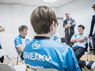 C9 Sneaky: 