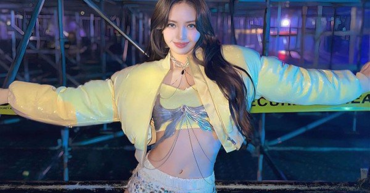 Lo ngại về màn trình diễn của Lisa (BlackPink) ở quán bar khỏa thân