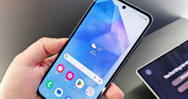 Điện thoại Samsung có màn hình 