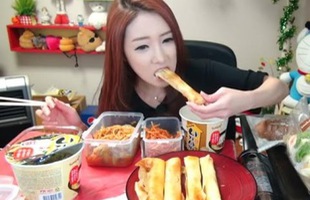 Không chỉ trên Youtube, Twitch giờ đây cũng đã bị trào lưu Mukbang xâm lấn. Giờ thì cứ ăn là có tiền thôi