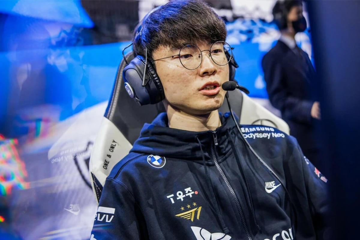 LMHT: Cộng đồng bất ngờ phát hiện Faker và Zeus đang chung đội với một loạt tuyển thủ LPL