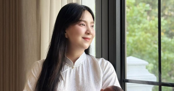 Mai Ngọc và con trai 10 ngày tuổi kỷ niệm 30/4 đầu đời bằng khoảnh khắc đặc biệt