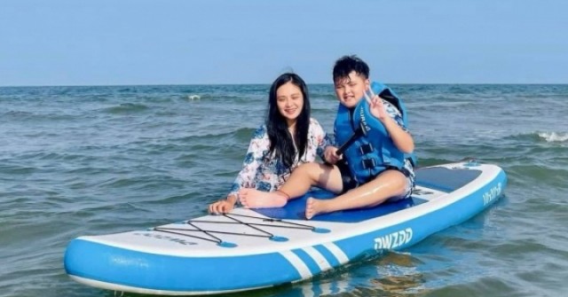 Bố mẹ 'căng não' lên lịch trình, xin nghỉ không lương để đưa con du lịch hè