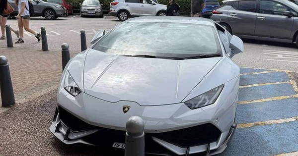 Bị chỉ trích vì đỗ xe ở chỗ cho người khuyết tật, tài xế Lamborghini làm một hành động khiến cả MXH 'quay xe' gấp