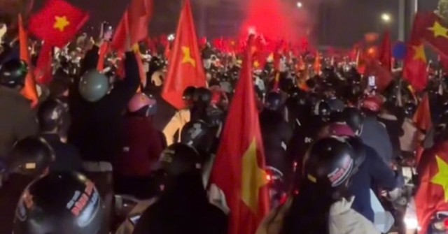 Sắc đỏ ngập tràn MXH Facebook sau "hat-trick" vô địch ĐNÁ của U23 Việt Nam