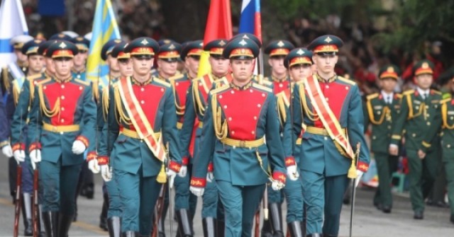 4 khối quân đội nước ngoài ở tổng duyệt diễu binh