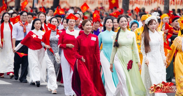 Trọn vẹn khoảnh khắc Khối nghệ sĩ tổng duyệt diễu hành: Chưa bao giờ nghệ sĩ Việt lại đẹp đến thế!