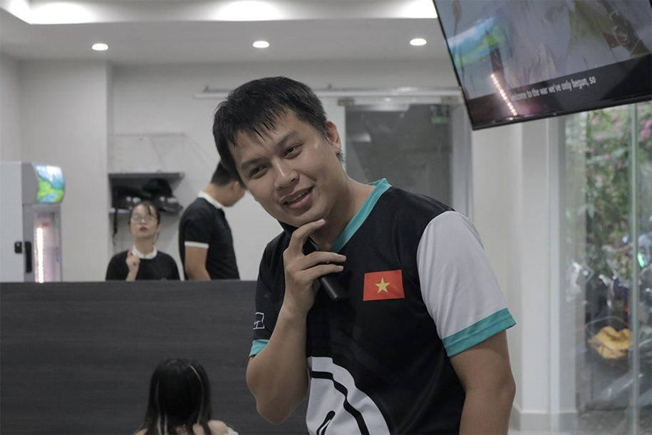 Lowkey Esports bất ngờ chia tay HLV Minh Hảo