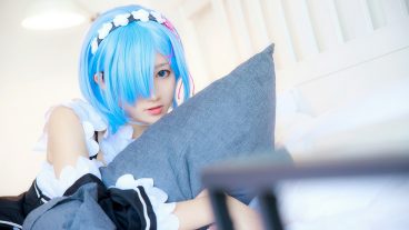 Cosplay Rem được thế này học theo Subaru chết 20 lần cũng mãn nguyện - Cosplay