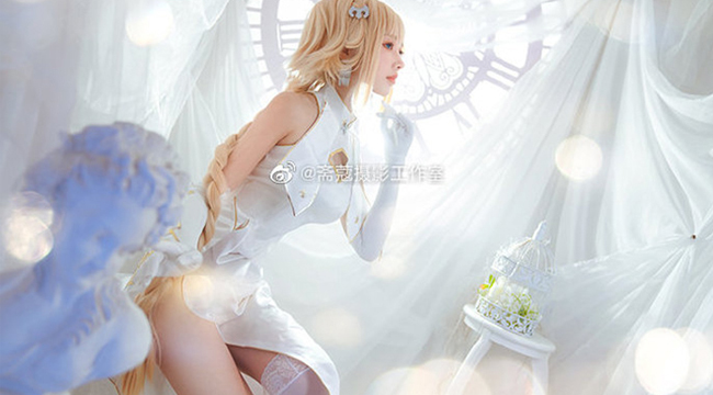 Fate/Grand Oder: Ngẩn ngơ  với cosplay Jeanne d’Arc đầy thanh khiết