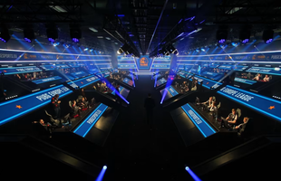 Bi hài! Đang thi đấu thì mất điện, đội tuyển Esports nổi tiếng 