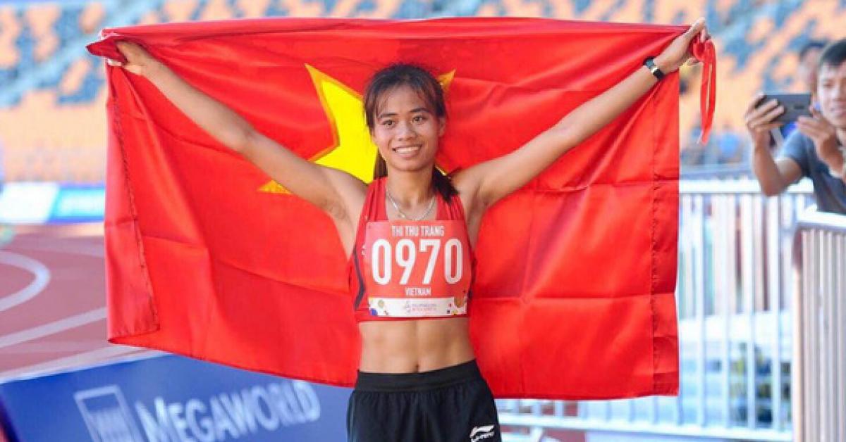 Cô gái chạy xe ôm công nghệ giành HCV SEA Games gây xúc động trên truyền hình