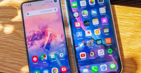 Cùng phân khúc giá nên chọn Galaxy S10e hay iPhone XR du xuân 