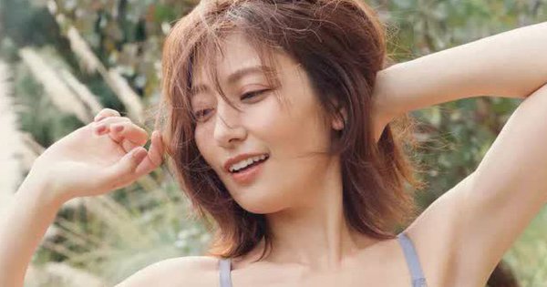 Tố chồng bạo hành, nữ hoàng áo tắm Nhật Bản bị 