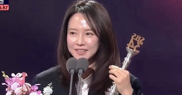 Bài phát biểu kỳ lạ khiến Song Ji Hyo bị 