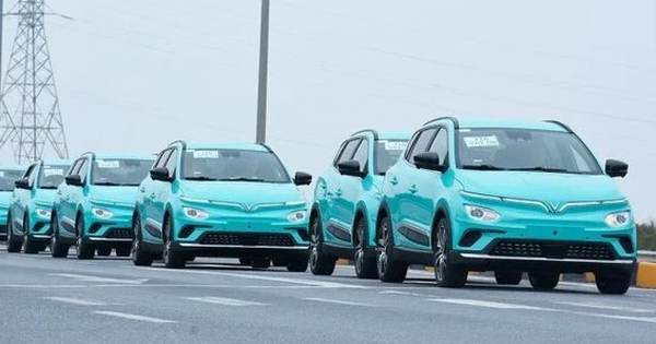 Việt Nam có ''cơn sốt'' taxi điện của ông Phạm Nhật Vượng còn đây là loại hình taxi đang khiến cả thế giới ''đứng ngồi không yên'', ông lớn rót hàng tỷ USD để giành thị phần