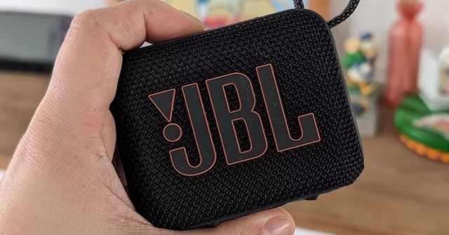 JBL Go 4: Loa di động nhỏ gọn pin 7 giờ, ghép đôi được với nhau