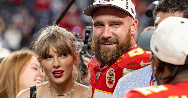 Yêu nhau chưa đầy năm, Taylor Swift đã rục rịch theo chàng về dinh?