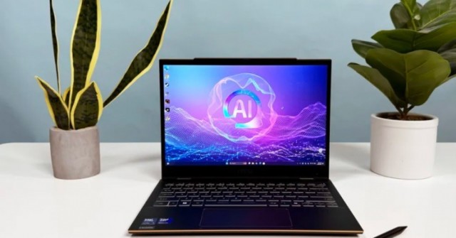 6 laptop 2 trong 1 tốt nhất nửa đầu năm 2025