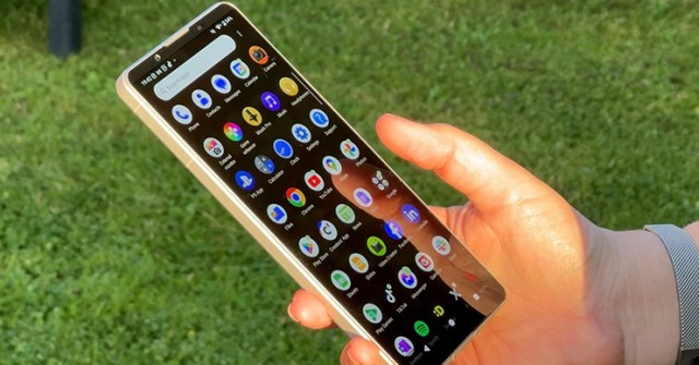 Cuối cùng Sony cũng chịu từ bỏ sản xuất smartphone Xperia