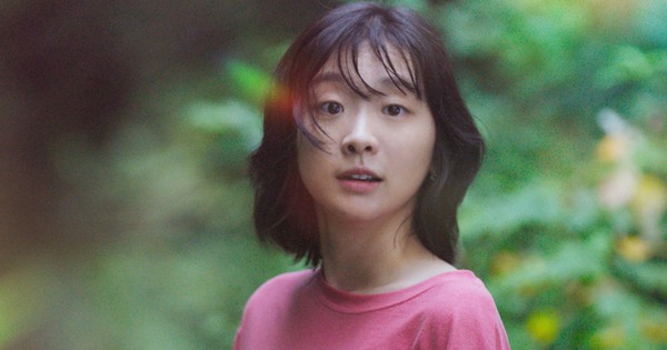 Đóa hoa độc lạ của showbiz: Từ "quái vật" khiến 1500 người ôm hận đến nữ chính không ai có thể thay thế