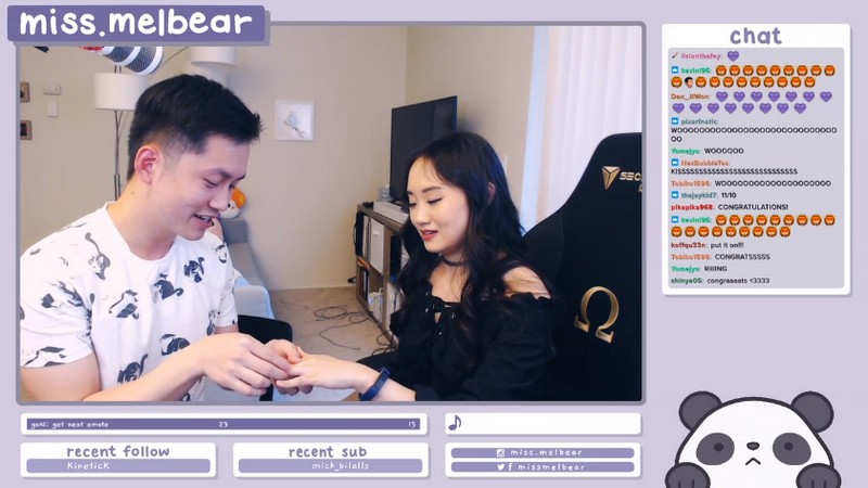 Được bạn trai cầu hôn, nữ streamer vô danh bất ngờ nổi như cồn trên mạng