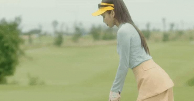 MV cổ vũ người đẹp ra sân golf gây xôn xao