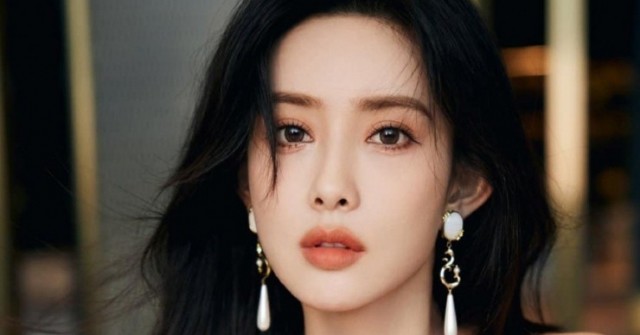 Mỹ nữ được đàn ông khao khát nhất 2025: Hứng "bão" vì phát ngôn của mình