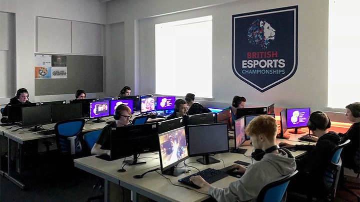 ESports được đưa vào hạng mục trao thưởng của hoàng gia Anh