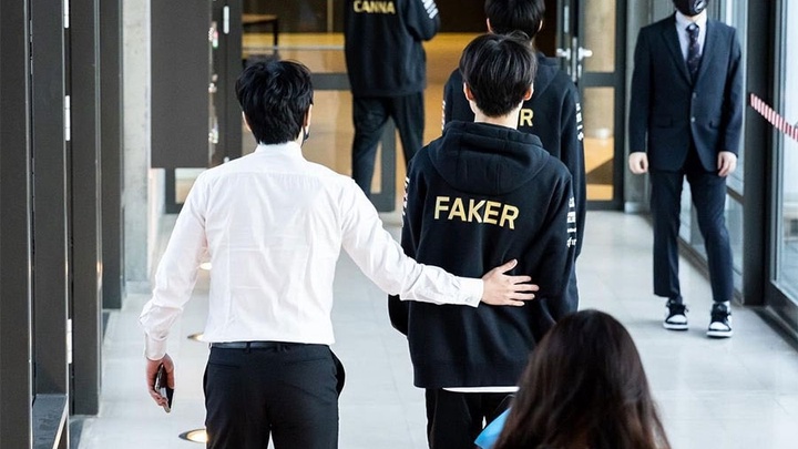 T1 Faker: Tôi mong muốn những điều tốt đẹp nhất tới HLV kkOma