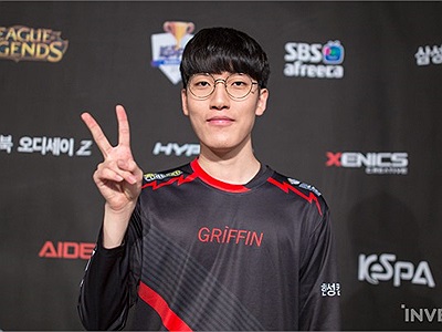 Chơi tướng lạ mà vẫn thắng đội tuyển vừa đánh bại SKT T1 3-0 , Griffin Tarzan tự tin nâng cao cup Kespa 2018